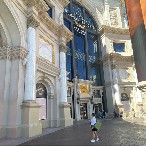 Meet the Posher - Picture 3 of 4